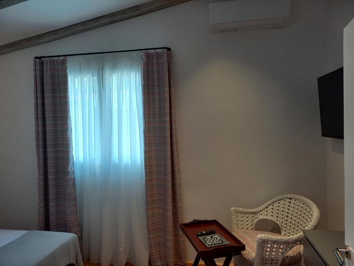 Unique Residence With Garden And Sea View สปลิท ภายนอก รูปภาพ
